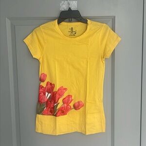 Brand new Bright Yellow Floral Top – Perfect for Spring!